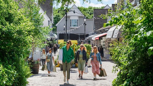 Bicester Village Shopping Express Coach from London