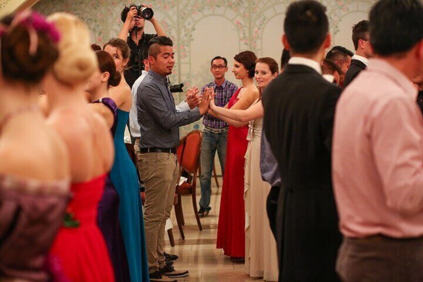 Group Waltz lesson and Ball preparation Workshop in Vienna