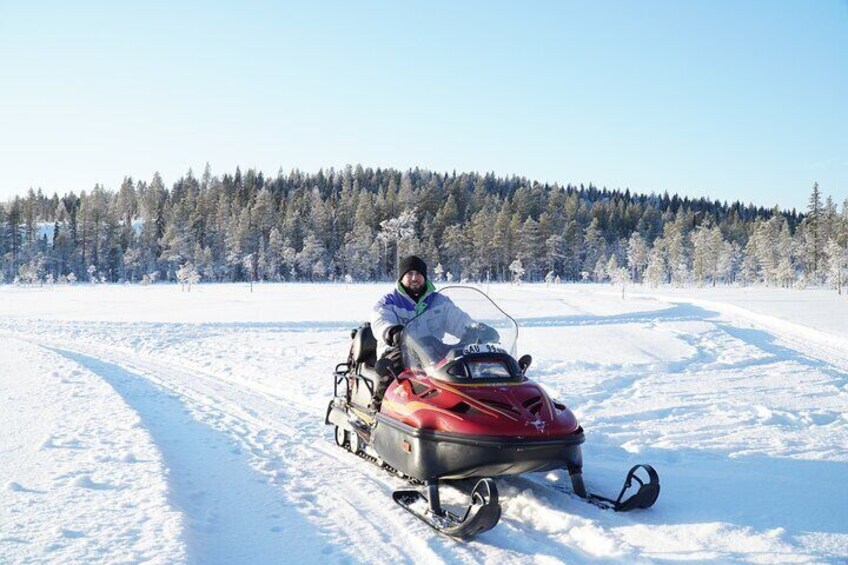 Snowmobile tour