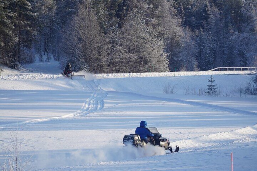 Snowmobile tour