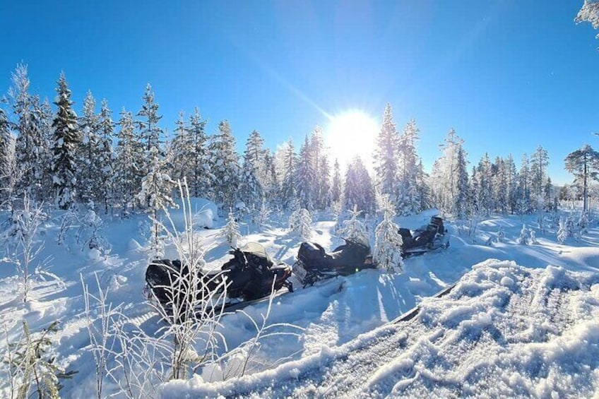 Snowmobile tour