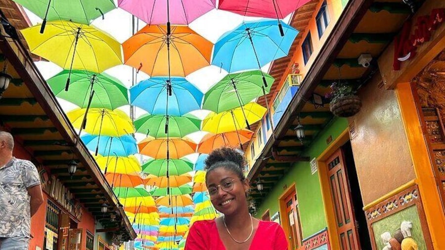 Full day in Guatapé with breakfast and lunch