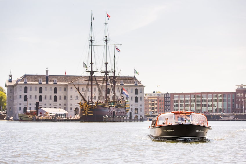 Amsterdam: 1-Hour Canal Cruise from Central Station