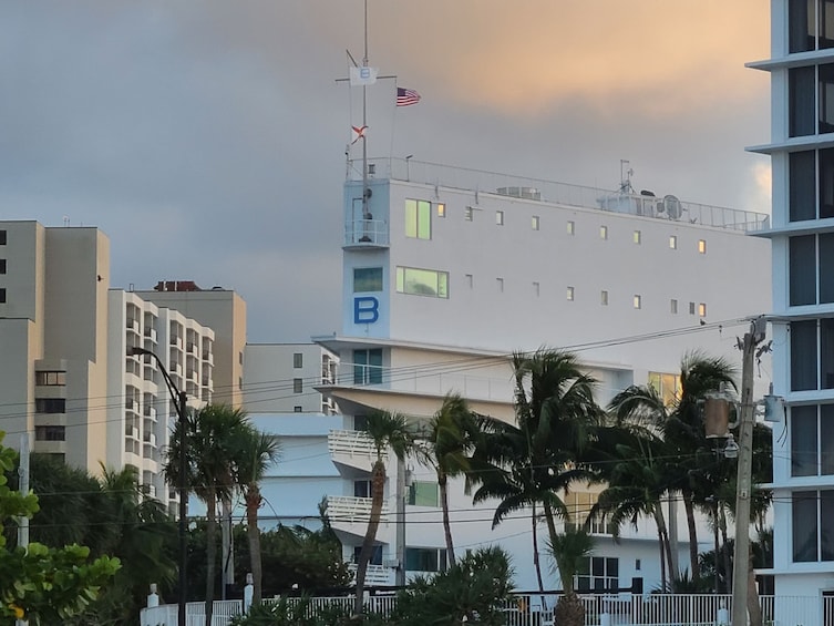 Fort Lauderdale: Millionaire's Homes and Megayachts Cruise + Free Drink 