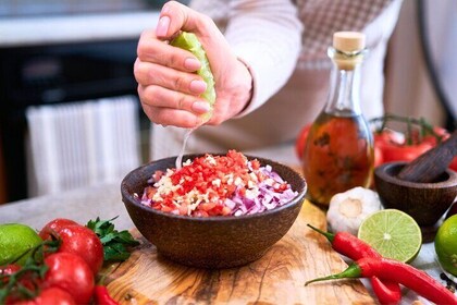 Tortilla and Salsa Cooking Class With Local Chef in Mexico City