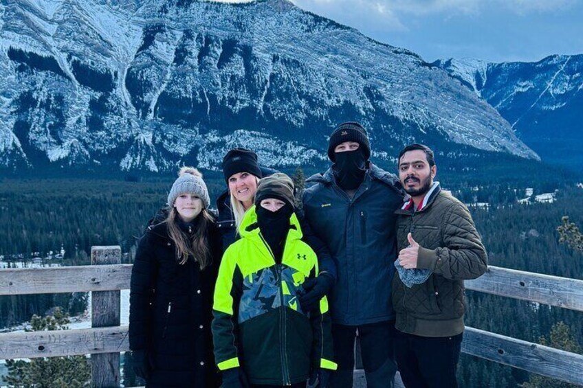 Icefields Parkway and Abraham Lake Bubbles Tour