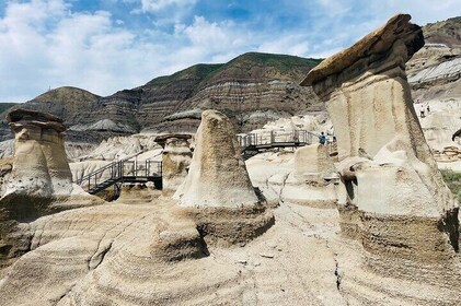 Day of Dinosaurs and Hoodoos From Calgary to the Badlands