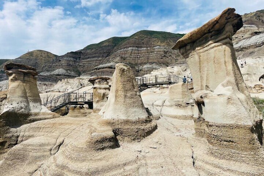 Day of Dinosaurs and Hoodoos From Calgary to the Badlands