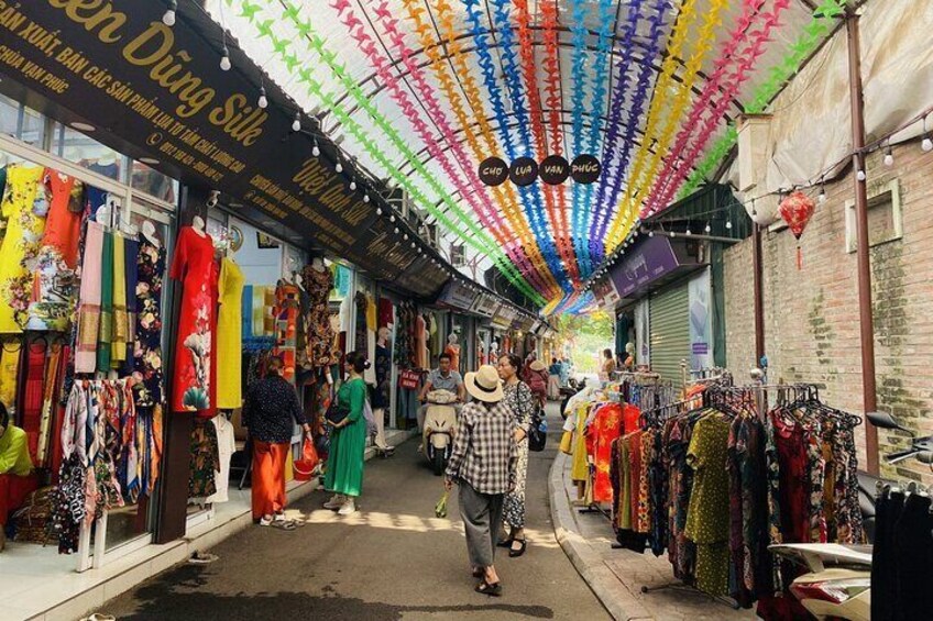 Half Day Tour Van Phuc Silk Village and Train Street Coffee