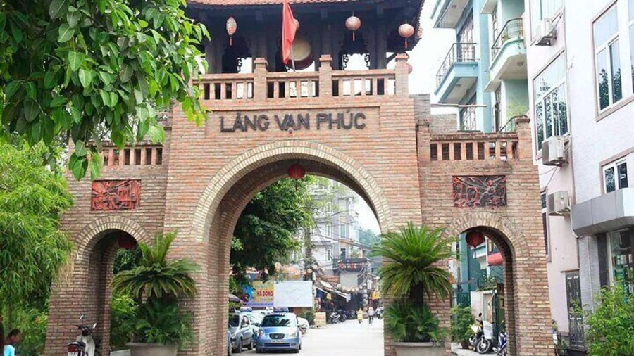 Half Day Tour Van Phuc Silk Village and Train Street Coffee