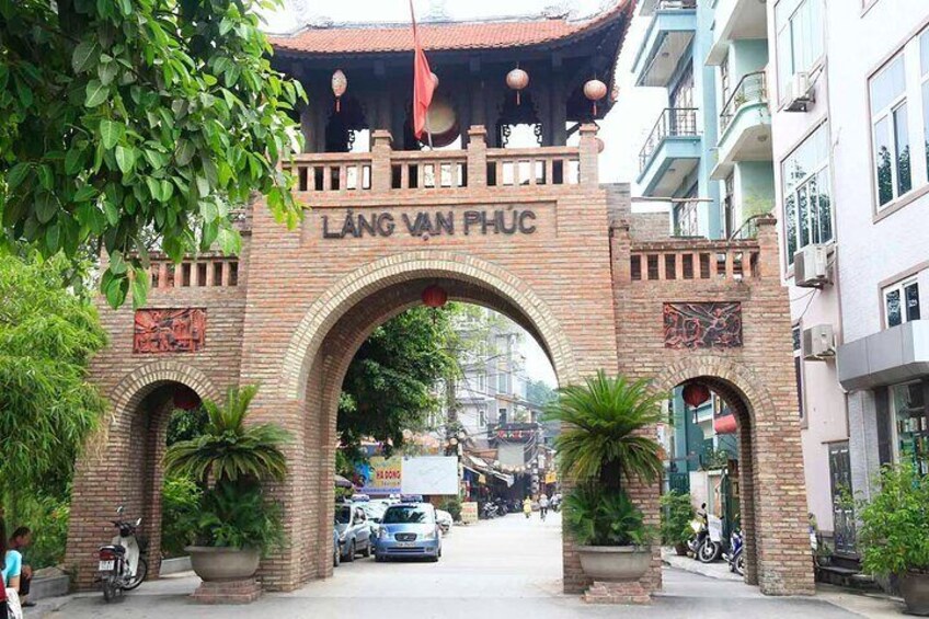 Half Day Tour Van Phuc Silk Village and Train Street Coffee