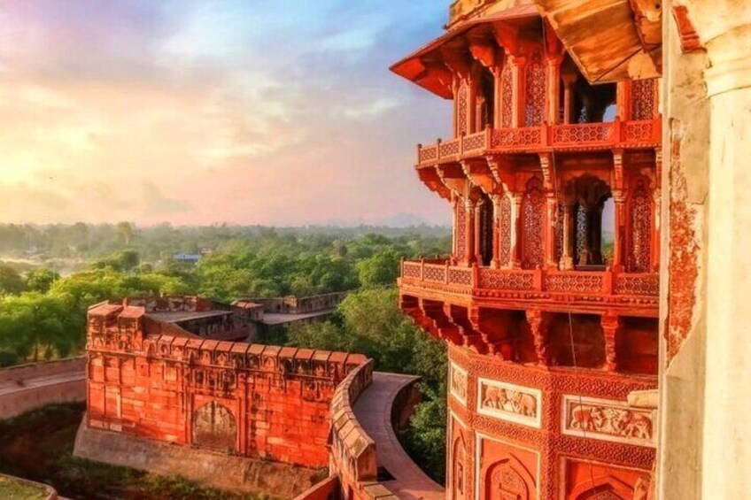 Private Tour from Delhi Taj Mahal by Express Train with Lunch