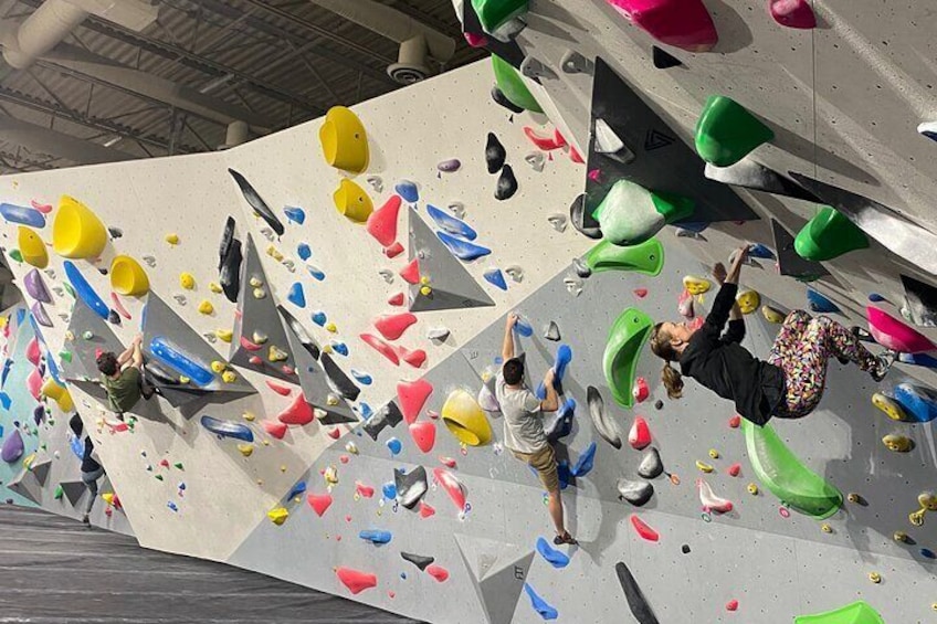 Beginner Progression Bouldering and Climbing Lessons in Calgary