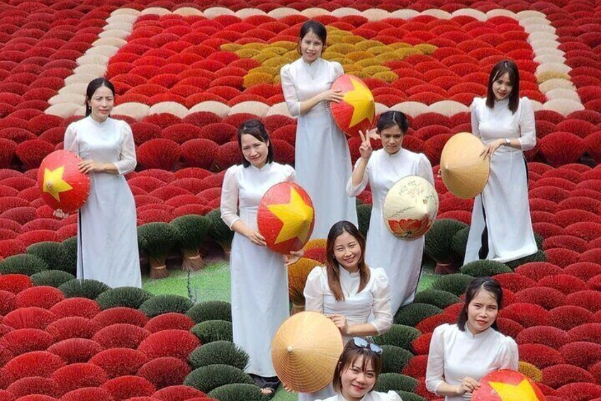Hanoi City Small Group Tour and Incense Village