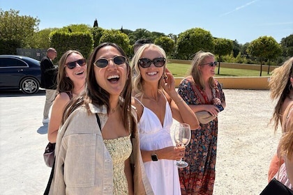 Lisbon WineTour : Premium Tastings “Wine & Food” (All-Inclusive)