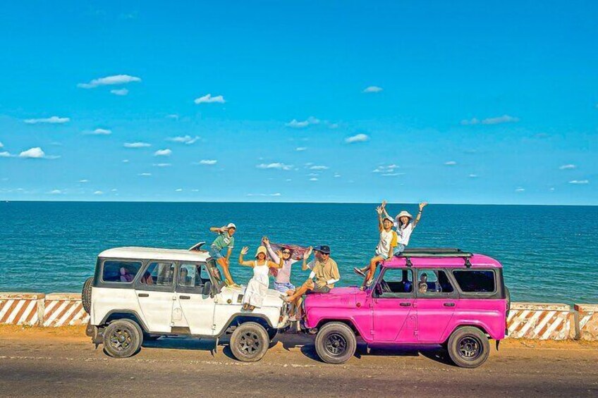 Mui Ne: Sand Dunes Sunrise and Sunset Jeep Tour