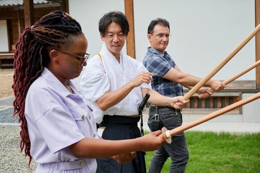 3 Hours Swordsmanship Guided Tour in Osaka