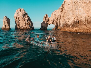 Sorotan Cabo: Petualangan Kota, Laut, & Perahu Bening