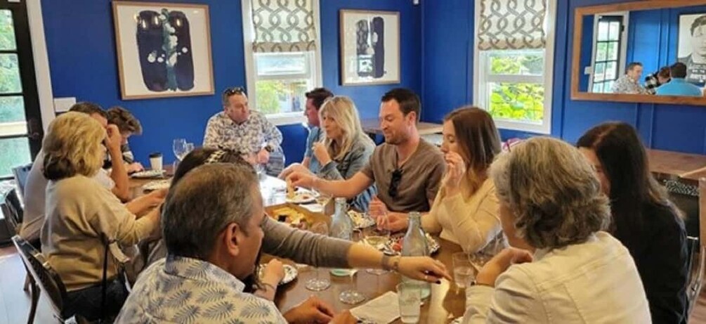 Picture 2 for Activity All-inclusive Seattle Wine Tasting and Lunch