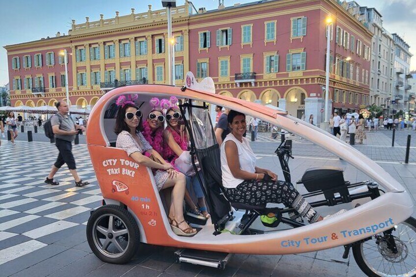 Private and Guided Velotaxi Tour in Nice