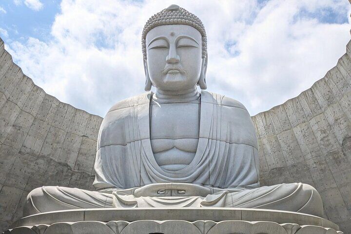 1 Day Tour to Hill of the Buddha, Sapporo and Sake