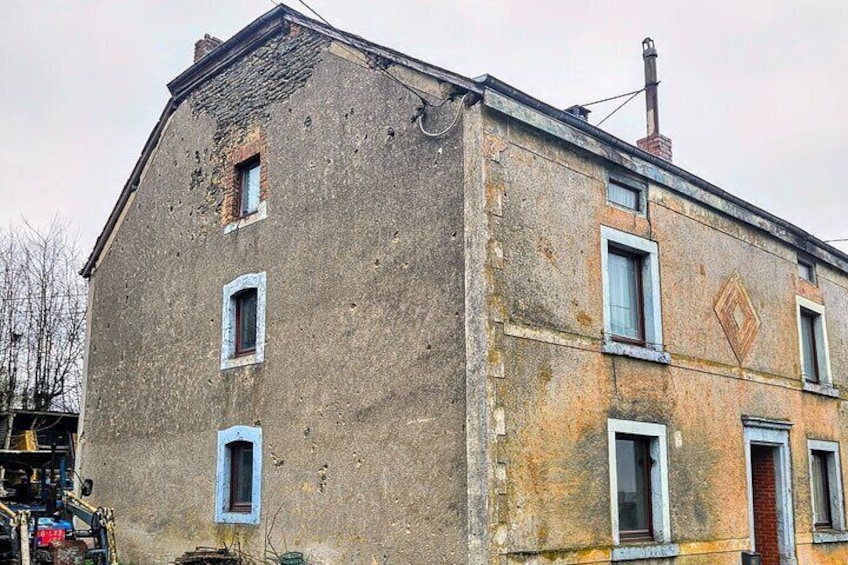 Visit to Foy's crossroad, where Shifty Powers shot a sniper across the window, when the Easy Company attack helped retaking the village in January 1945.