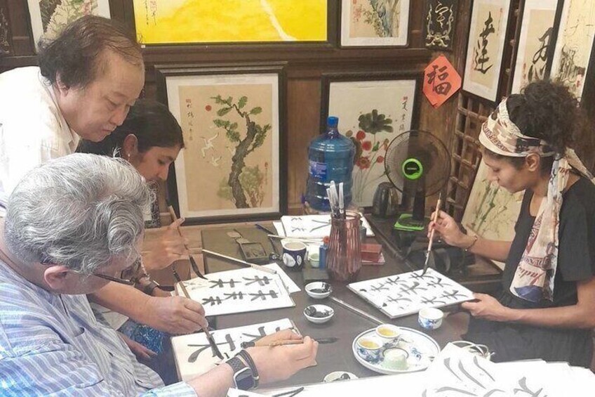 Hoi An Traditional Vietnamese Calligraphy Class in Oldtown