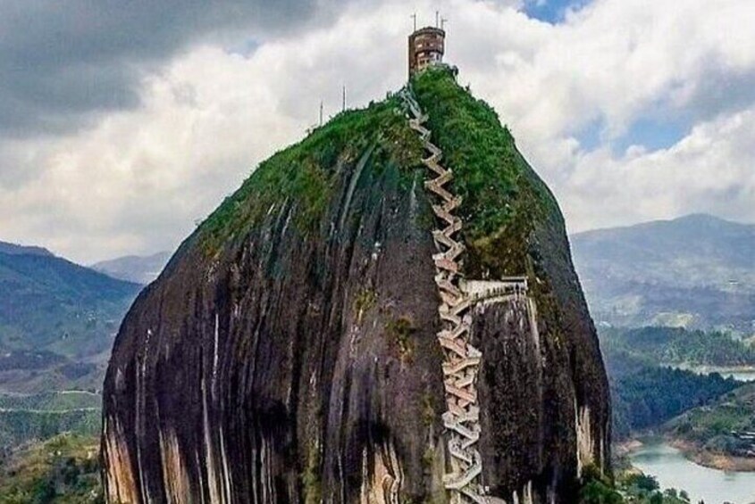 Full Day Guatape Tour Piedra del Peñol with Breakfast and Lunch