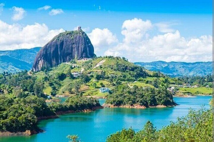 Full Day Guatape Tour Piedra del Peñol with Breakfast and Lunch