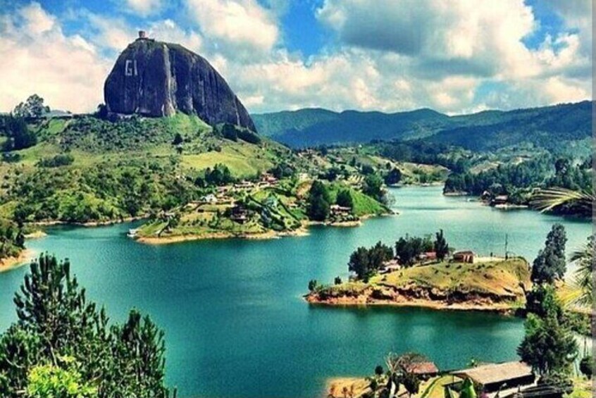 Full Day Guatape Tour Piedra del Peñol with Breakfast and Lunch