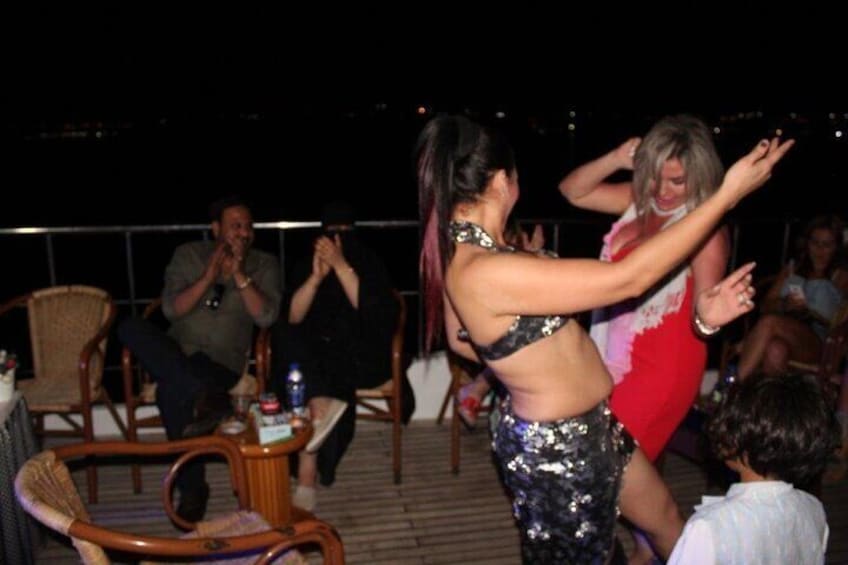 Sharm el Sheikh Night Boat Dinner and Belly Dance Show