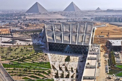 プライベートツアーで行く大エジプト博物館、ギザピラミッド＆スフィンクス