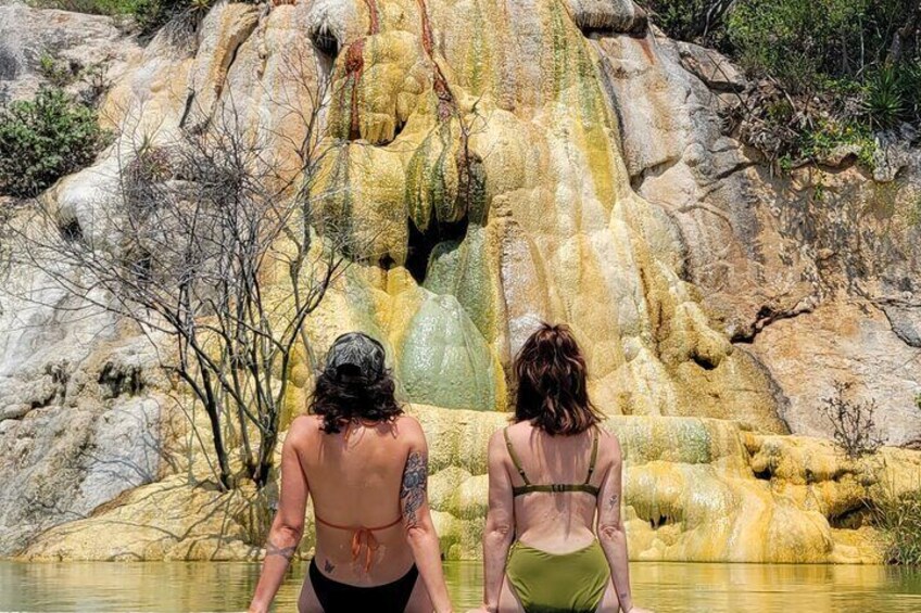 Half Day Tour to Hierve el Agua in Small Group