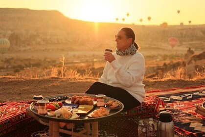 Breakfast with Balloons and Sunrise View at Terrace in Cappadocia