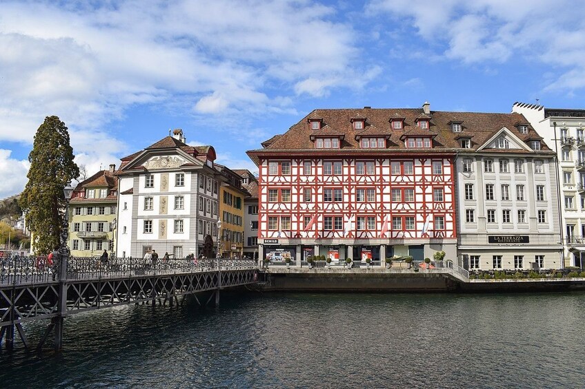 Lucerne Walking Tour with In-App Audio Guide