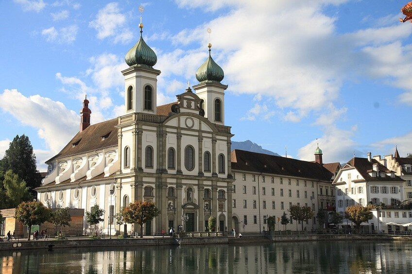 Lucerne Walking Tour with In-App Audio Guide