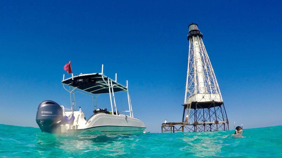 Islamorada: Private Boat Tour with Snorkeling and Sandbar
