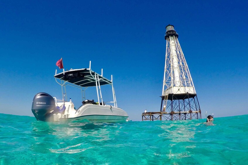 Islamorada: Private Boat Tour with Snorkeling and Sandbar