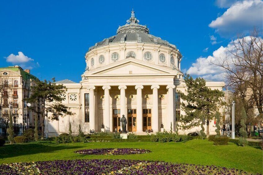 Bucharest Scavenger Hunt and Highlights Self-Guided Tour