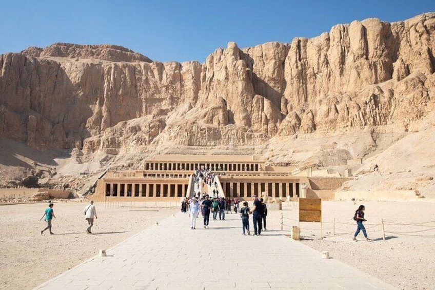 4Days Aswan to Luxor Nile Cruise with Balloon ride and Abu Simbel