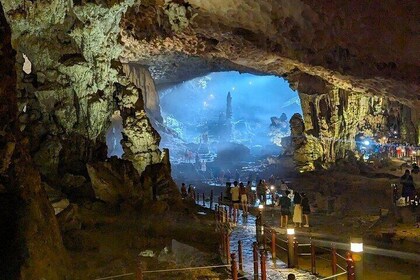 A Perfect Day in Ha Long Bay: Cruise, Explore, Island and Unwind