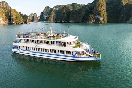 A Perfect Day in Ha Long Bay: Cruise, Explore, Island and Unwind