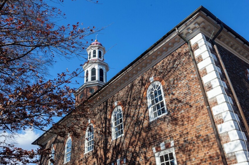 Old Town Alexandria in a Day with Round Trip Ferry Cruise