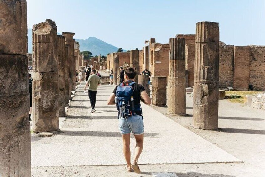 Tour of Pompeii and Ravello from Salerno with private Transfer