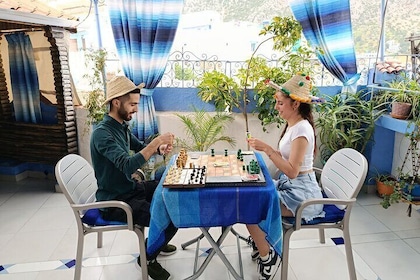 Chefchaouen の秘密: 地元の人と3時間のウォーキングツアー