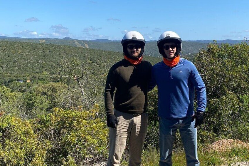 Hills & Thrills: 4 Hr Fonte da Benémola Electric Motorbike Tour 