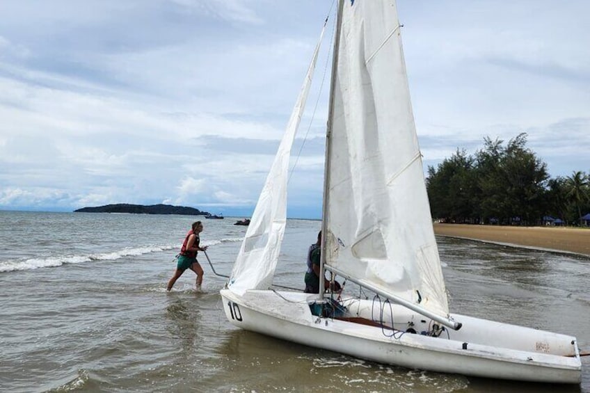 Discover Sailing Experience in Tanjung Aru Beach