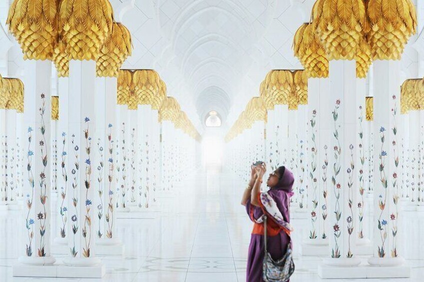 BAPS Hindu Mandir & Grand Mosque Visit with Abu Dhabi Sightseeing