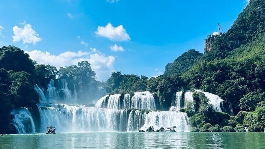 Ban Gioc Waterfall and Ba Be Lake 3 Day 2 Night Adventure