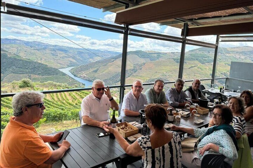 Visit Pinhão Visit and Wine Tasting Panoramic Cruise